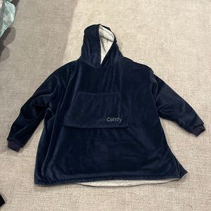 comfy wearable blanket navy one size. OFFER BEFORE YOU BUY!! so soft and comfy!!